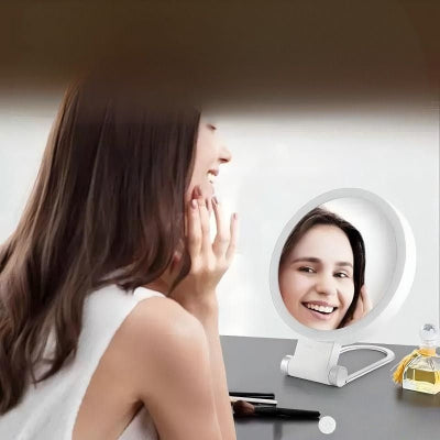 apprécier beauté avec miroir grossissant et lumineux Delta professionnel 