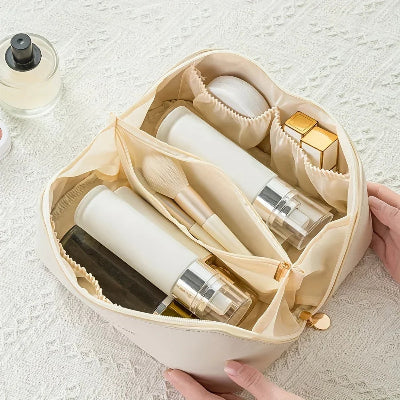 différents compartiments trousse de maquillage beta professionnel