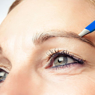 épiler sourcils avec Pince à épiler thêta professionnelle