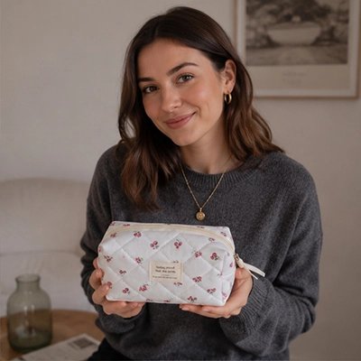 femme aime Trousse de maquillage upsilon professionnel