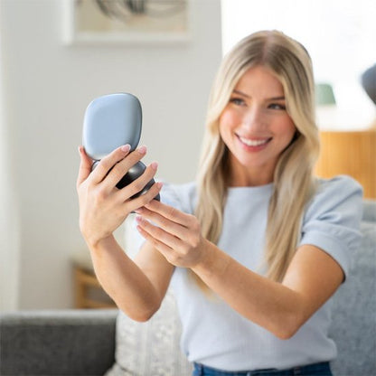 femme apprécie beauté avec Miroir maquillage zeta Lumineux professionnel  