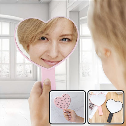 femme apprecie beaute matinale avec miroir de poche maxima nomade