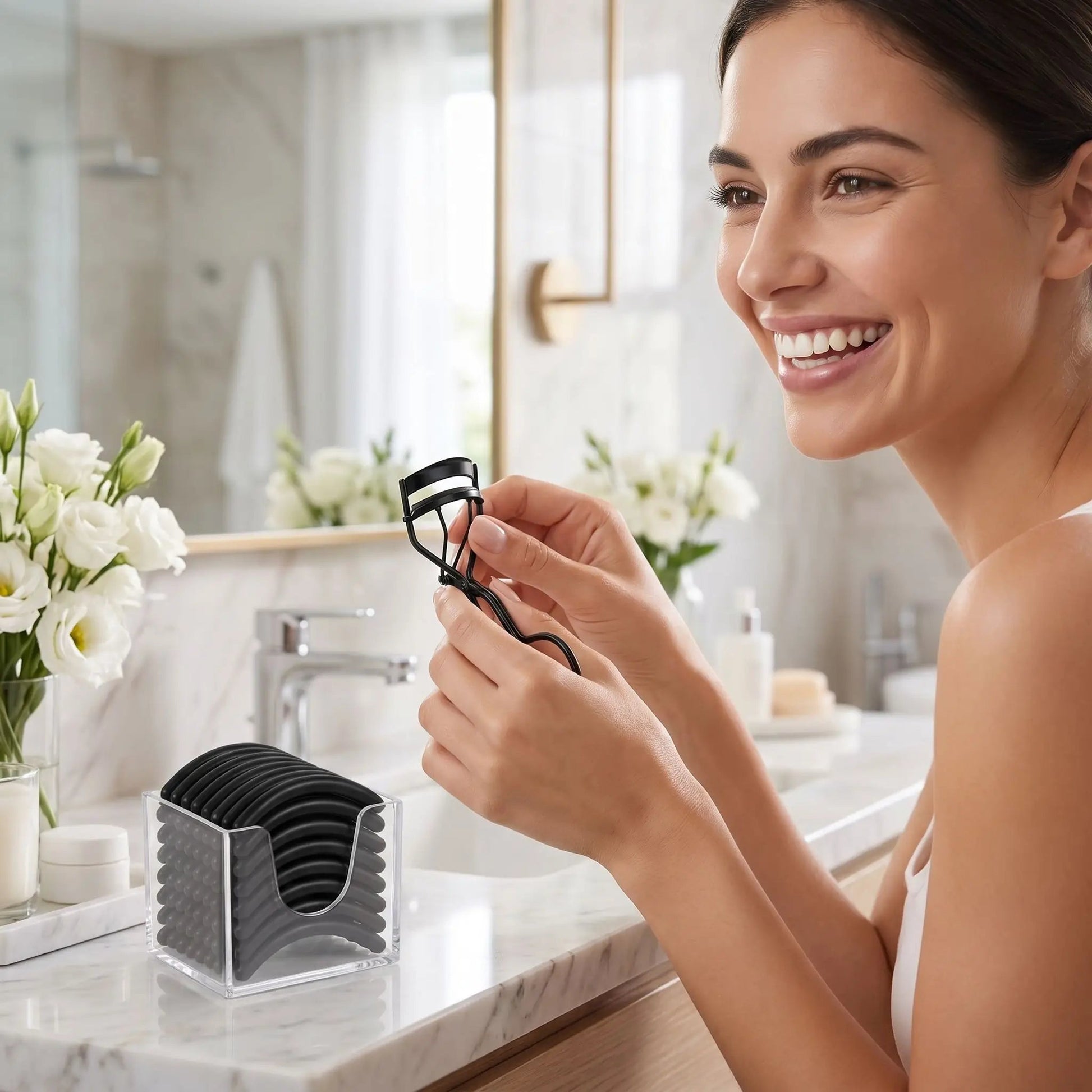 femme recharge pince a cil avec recharge recourbe cil beta