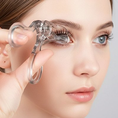 femme recourbe cils droits avec recourbe cils beta professionnel