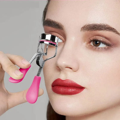 maquiller yeux avec recourbe cils alpha professionnel