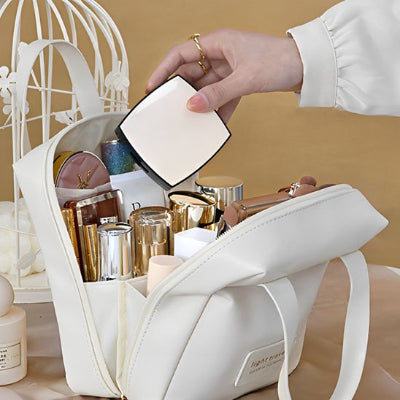 mettre objet dans trousse maquillage Rho Professionnel 