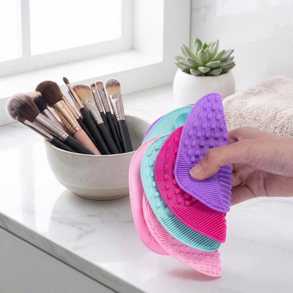 nettoyeur-de-pinceaux-de-maquillage-alpha-ergonomique
