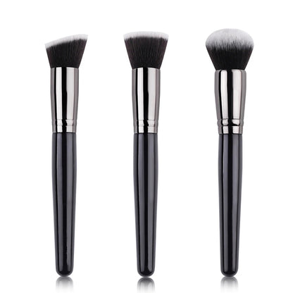trois-pinceau-pour-fond-de-teint-poudre-alpha-noir-argent